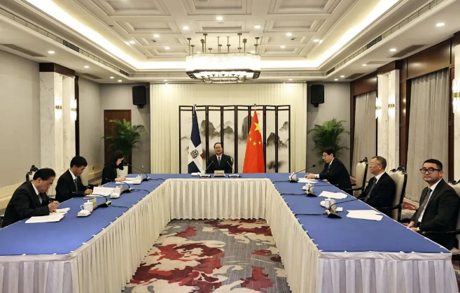 qy球友会环境“助力”多米尼加清运垃圾，毛伟明省长出席线上交接仪式